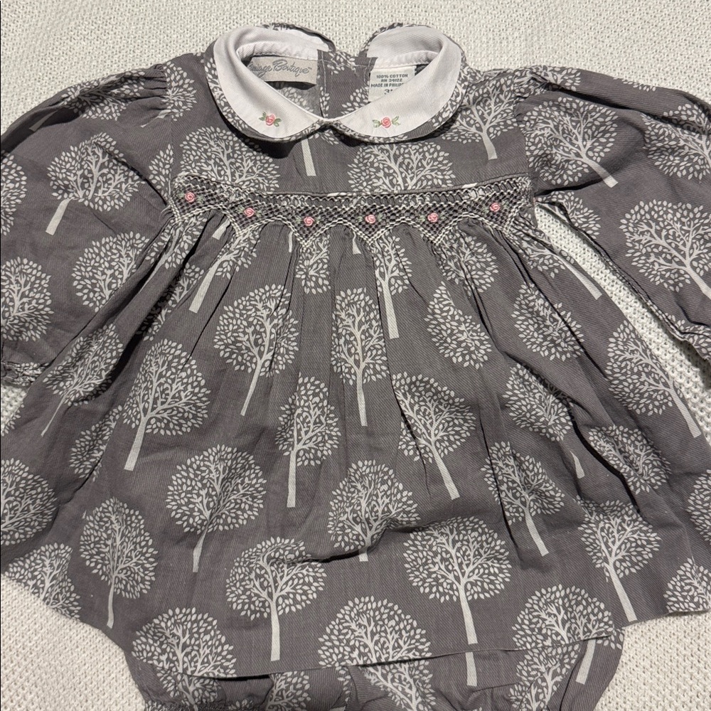 Infant smocked dress with tree Pattern - Picture 4 of 9